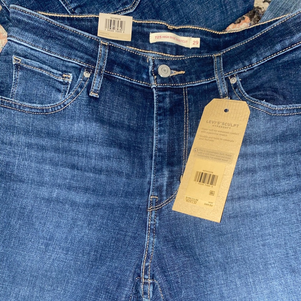 725 Levis women’s